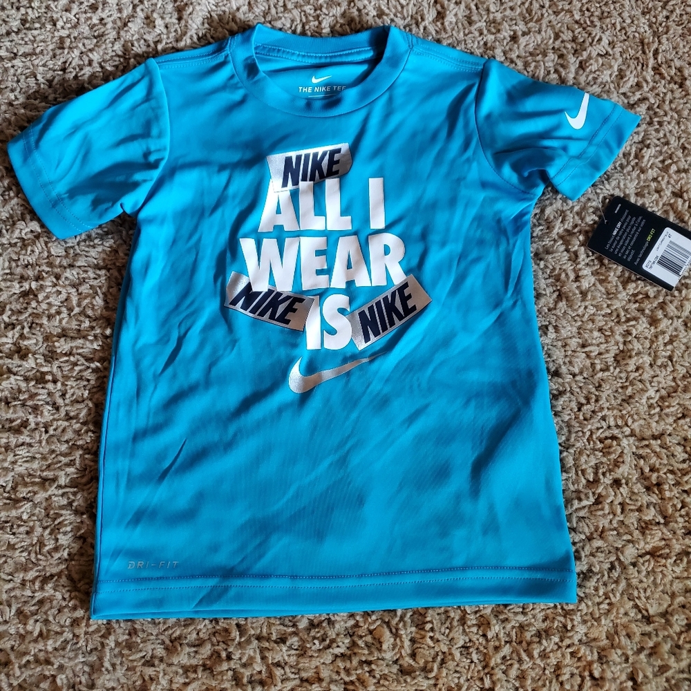 Boys Nike shirt size 4T